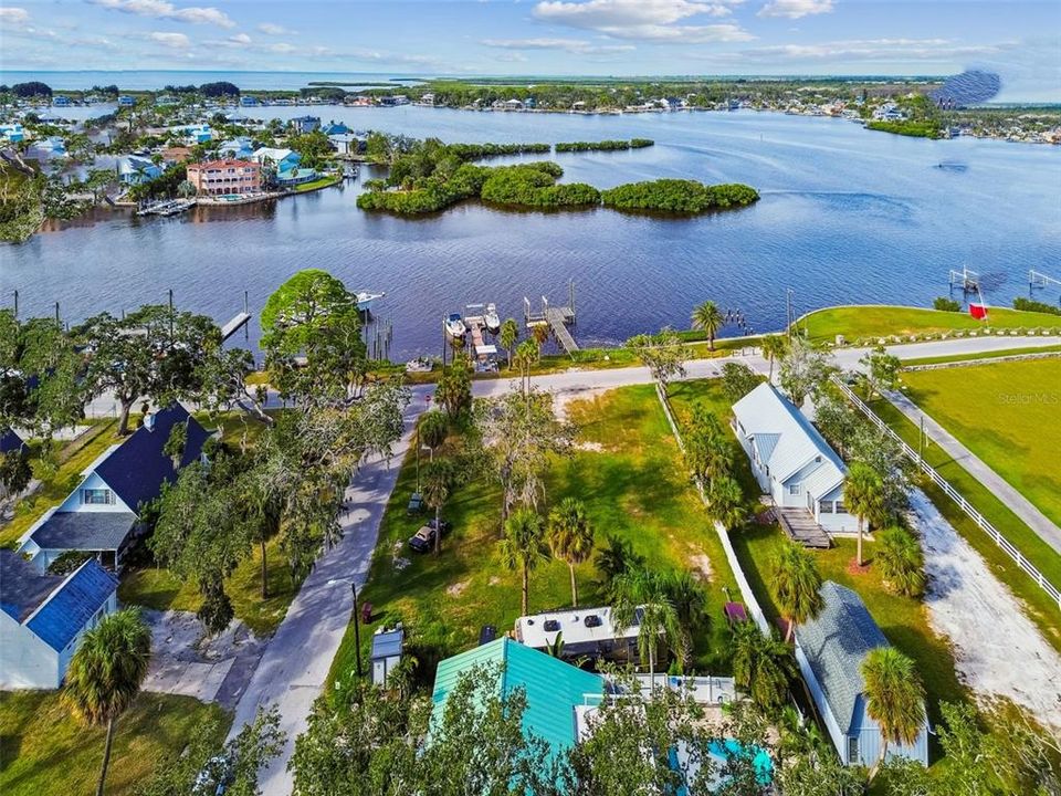 En Venta: $450,000 (0.34 acres)