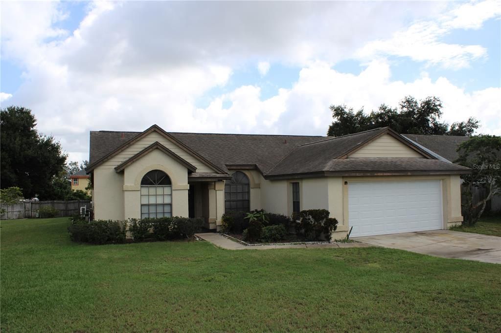 Active With Contract: $350,000 (3 beds, 2 baths, 1413 Square Feet)