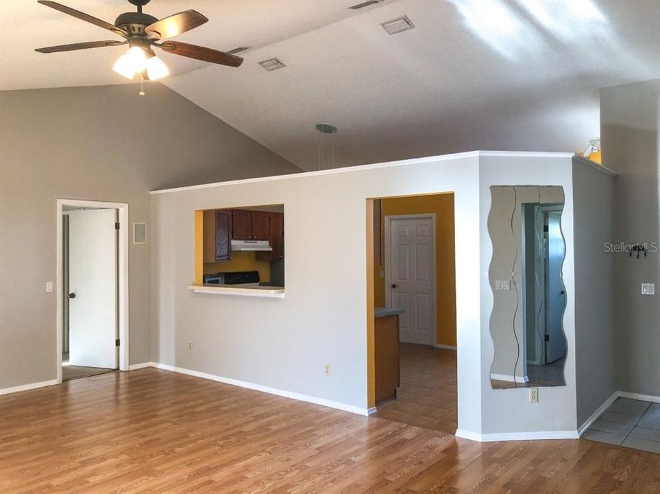 Active With Contract: $350,000 (3 beds, 2 baths, 1413 Square Feet)