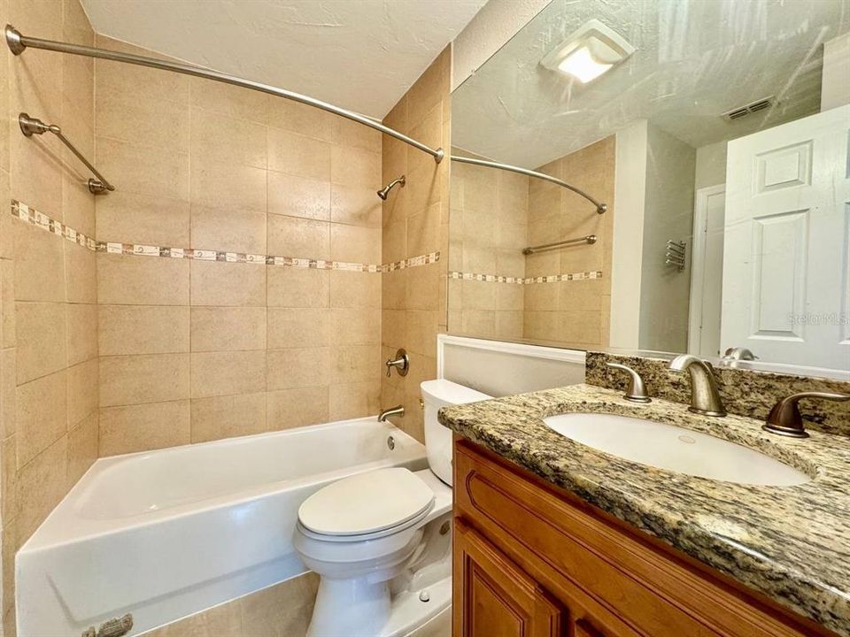 出租: $1,750 (2 贝兹, 2 浴室, 1027 平方英尺)