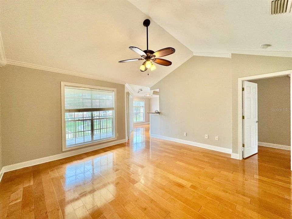 出租: $1,750 (2 贝兹, 2 浴室, 1027 平方英尺)