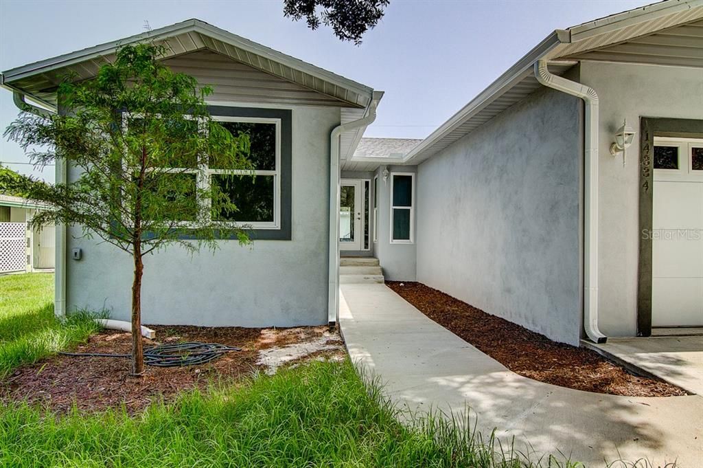 For Rent: $2,200 (2 beds, 2 baths, 1356 Square Feet)