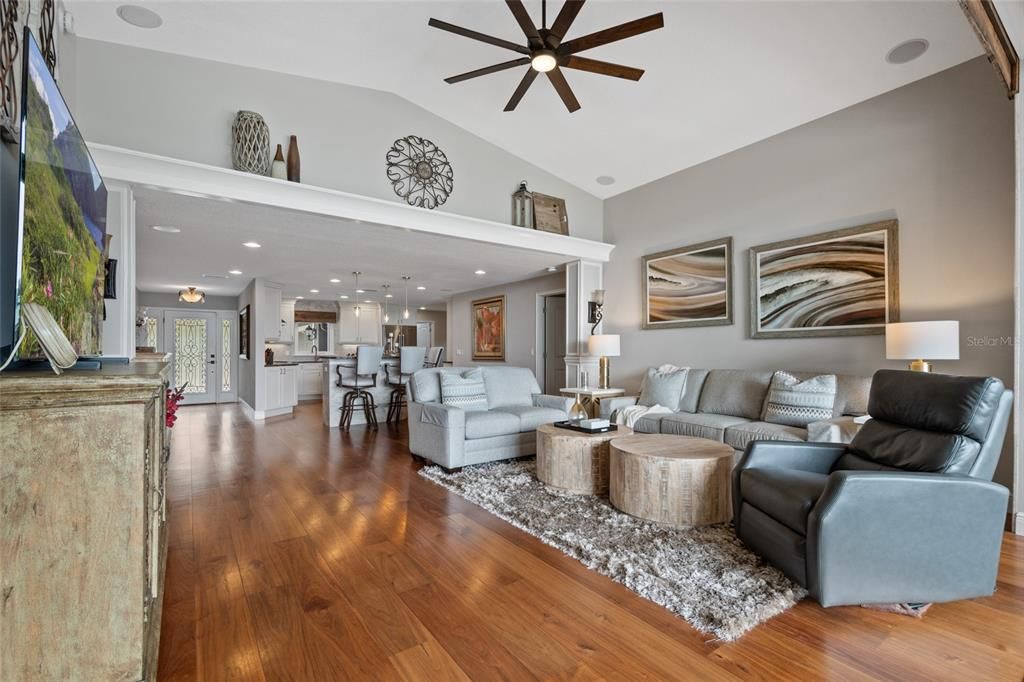 En Renta: $7,500 (4 camas, 3 baños, 2320 Pies cuadrados)