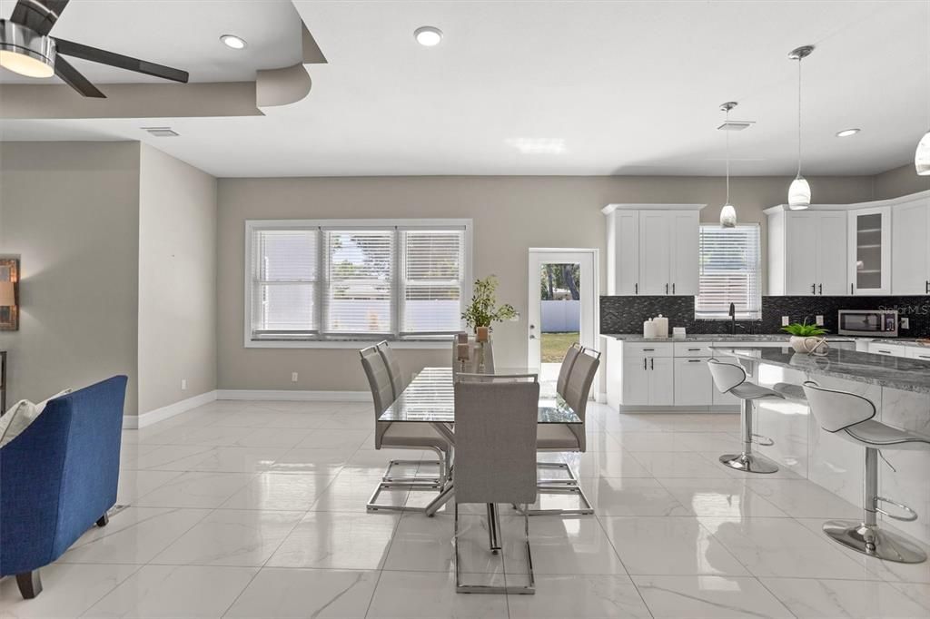 На продажу: $850,000 (4 спален, 3 ванн, 3248 Квадратных фут)