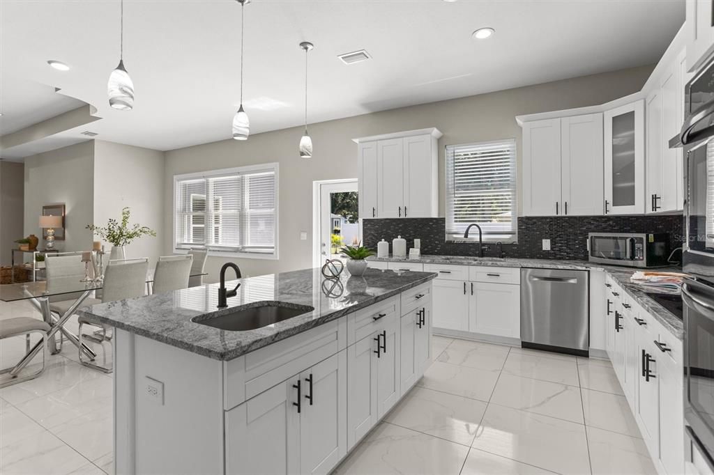 На продажу: $850,000 (4 спален, 3 ванн, 3248 Квадратных фут)