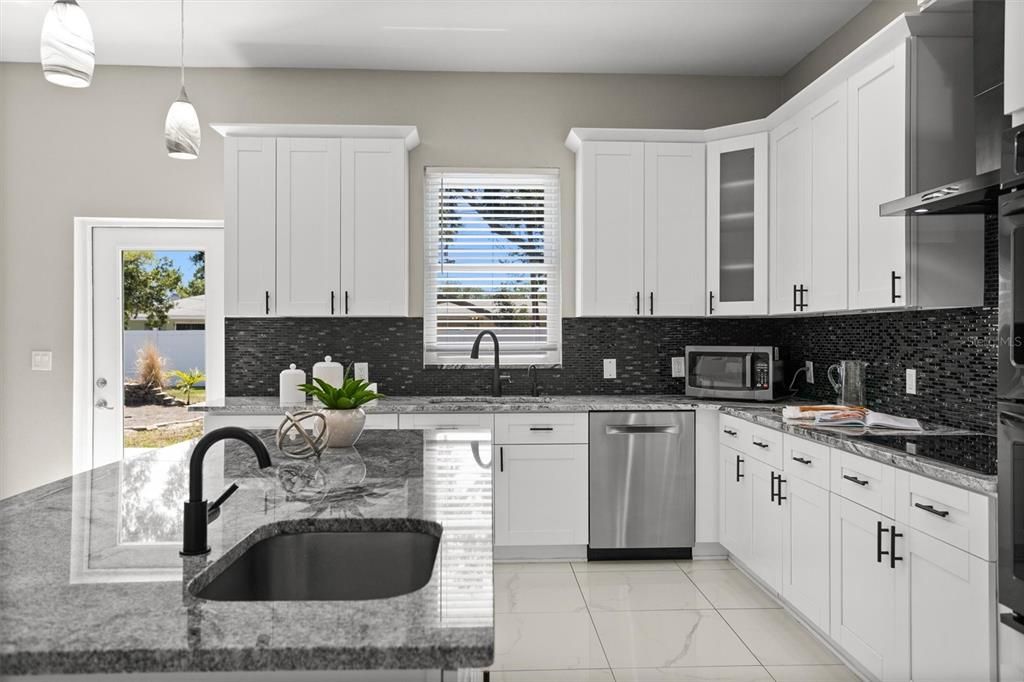 На продажу: $850,000 (4 спален, 3 ванн, 3248 Квадратных фут)