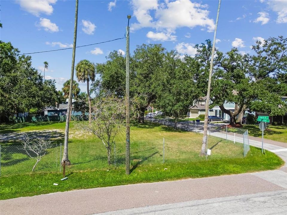 For Sale: $1,150,000 (0.32 acres)
