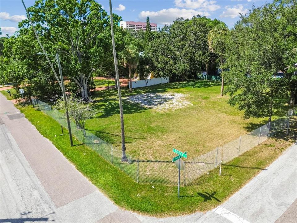 For Sale: $1,150,000 (0.32 acres)