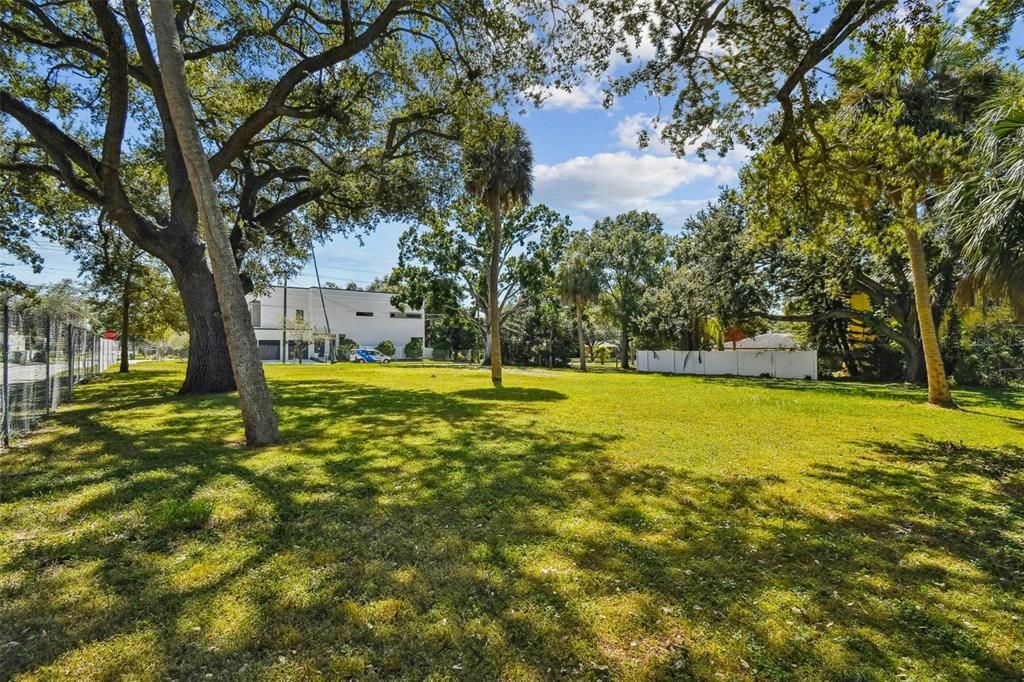 For Sale: $1,150,000 (0.32 acres)