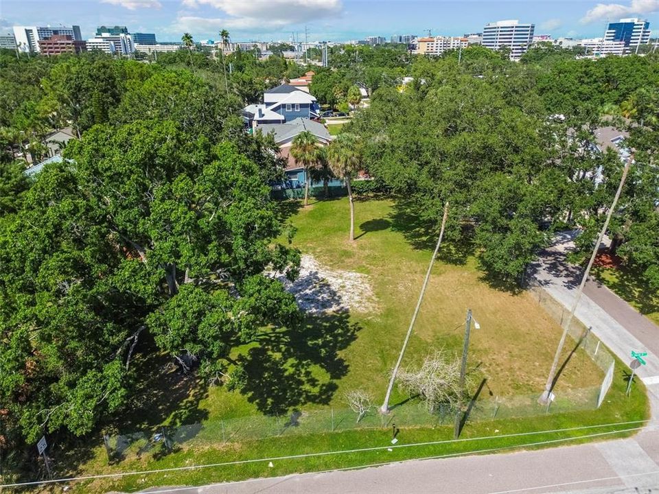 For Sale: $1,150,000 (0.32 acres)