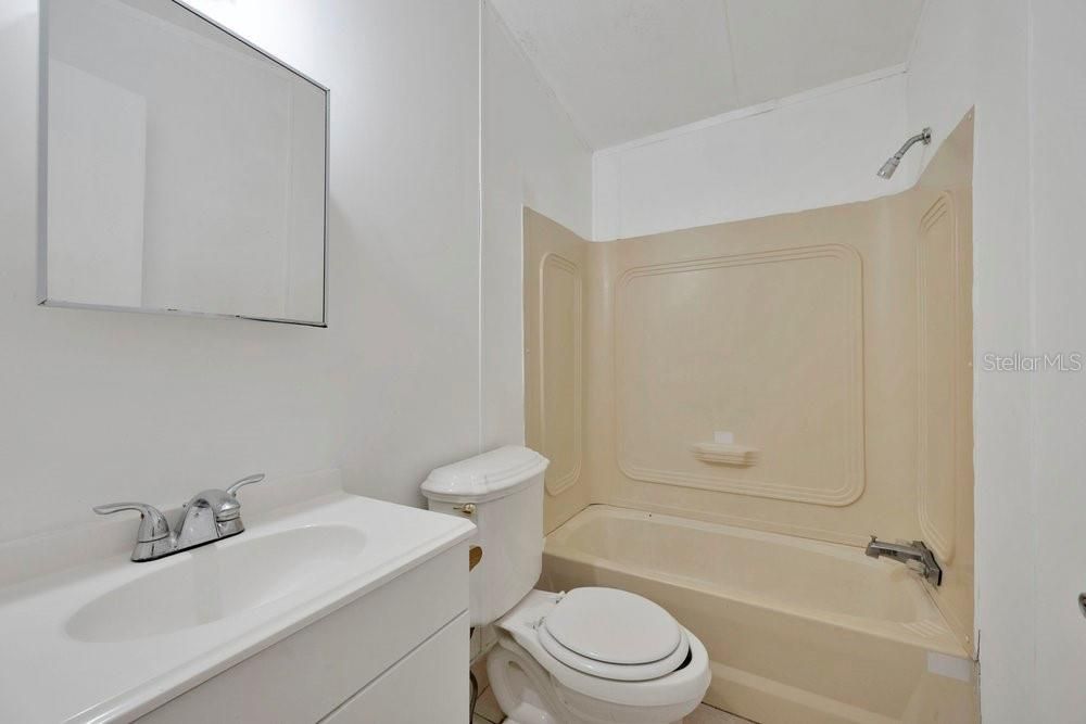 Active With Contract: $169,900 (3 beds, 2 baths, 1216 Square Feet)