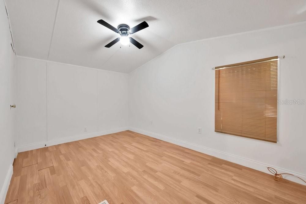 Active With Contract: $169,900 (3 beds, 2 baths, 1216 Square Feet)