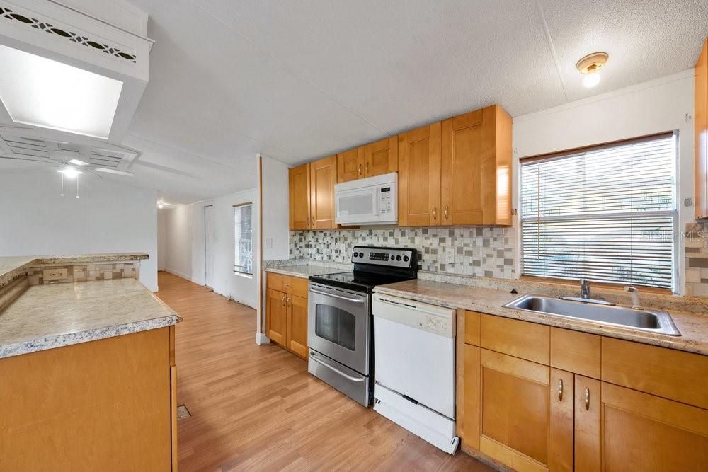 Active With Contract: $169,900 (3 beds, 2 baths, 1216 Square Feet)