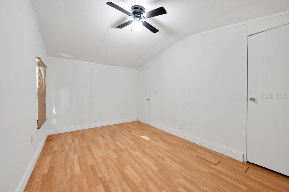 Active With Contract: $169,900 (3 beds, 2 baths, 1216 Square Feet)