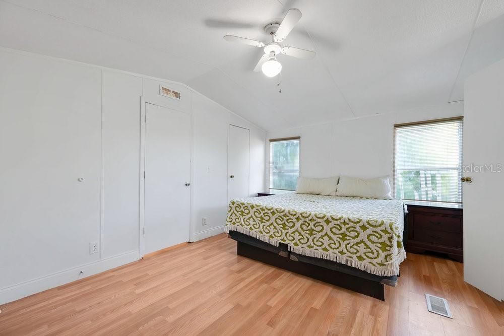 Active With Contract: $169,900 (3 beds, 2 baths, 1216 Square Feet)