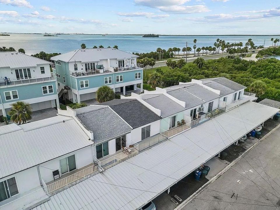 For Sale: $445,000 (2 beds, 2 baths, 1152 Square Feet)