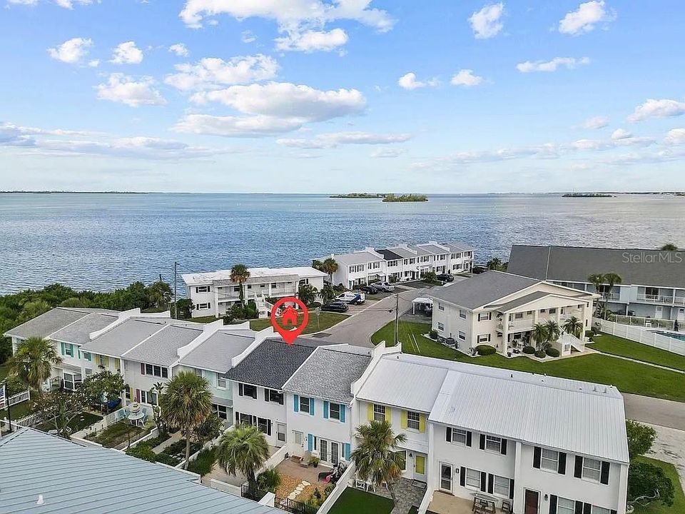 For Sale: $445,000 (2 beds, 2 baths, 1152 Square Feet)