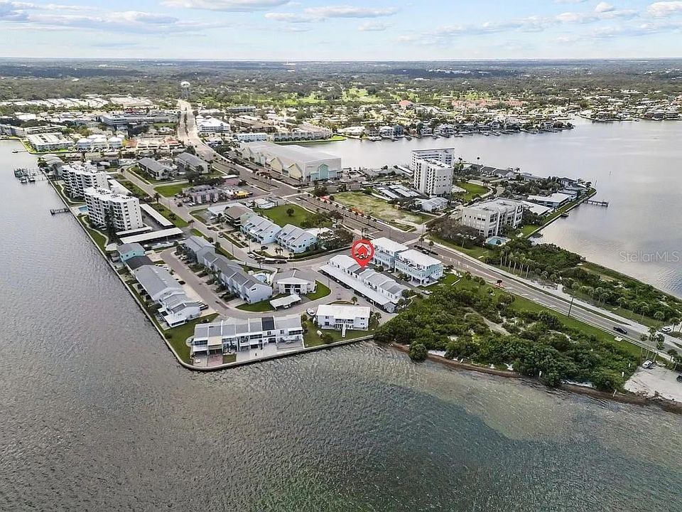 For Sale: $445,000 (2 beds, 2 baths, 1152 Square Feet)