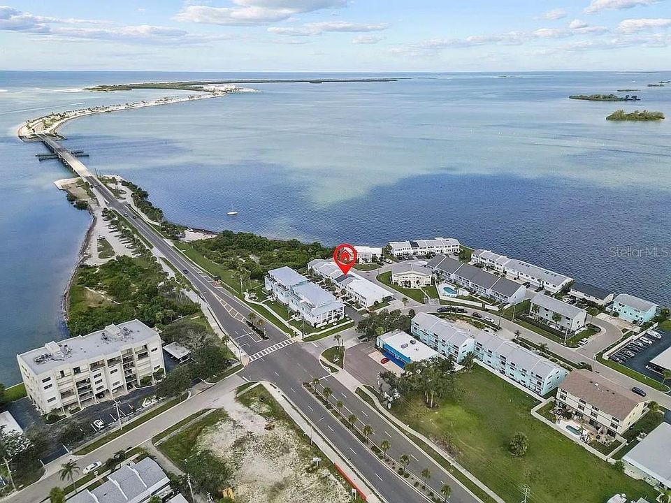 For Sale: $445,000 (2 beds, 2 baths, 1152 Square Feet)