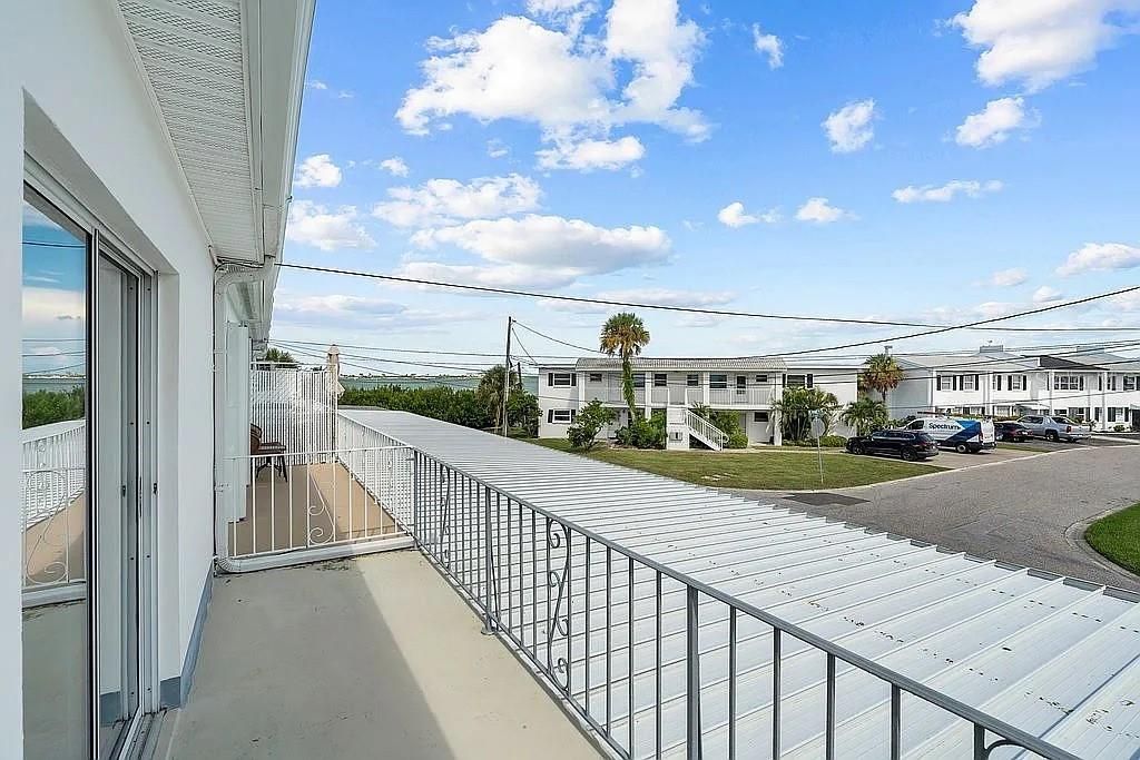 For Sale: $445,000 (2 beds, 2 baths, 1152 Square Feet)