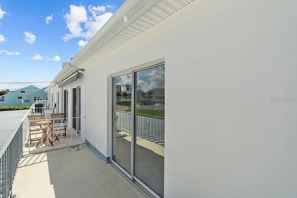 For Sale: $445,000 (2 beds, 2 baths, 1152 Square Feet)