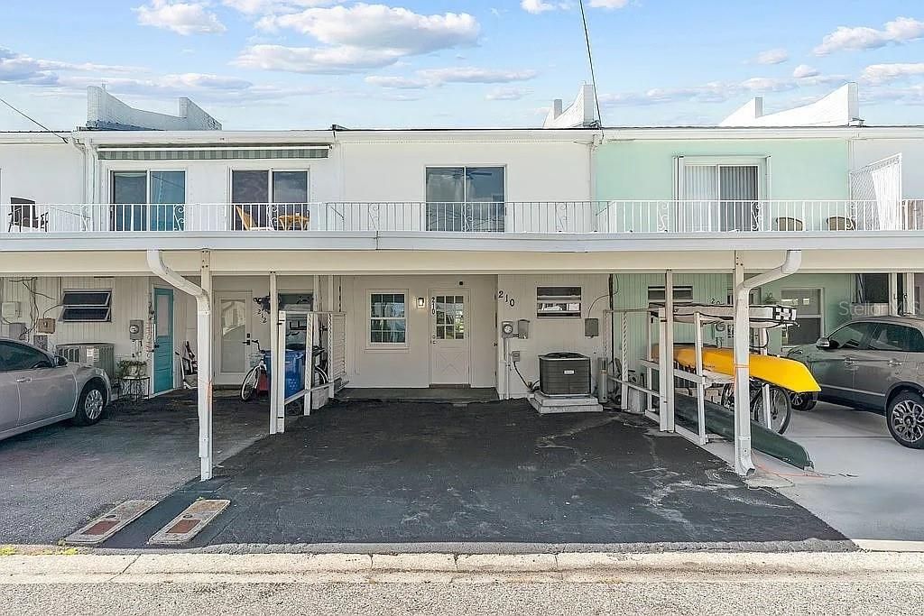 For Sale: $445,000 (2 beds, 2 baths, 1152 Square Feet)