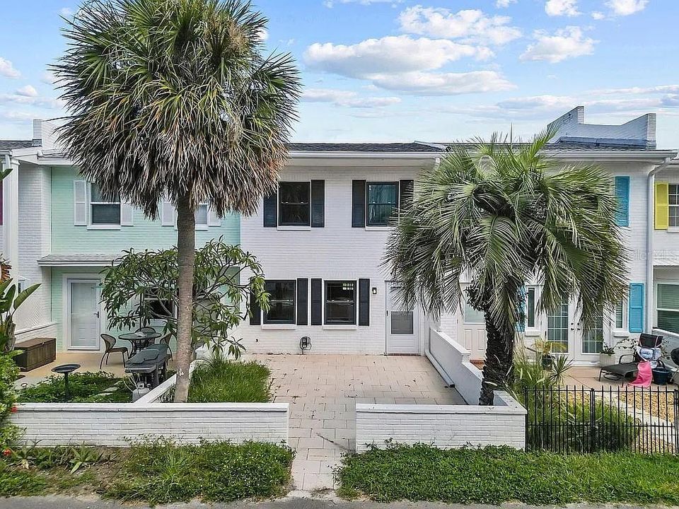 For Sale: $445,000 (2 beds, 2 baths, 1152 Square Feet)