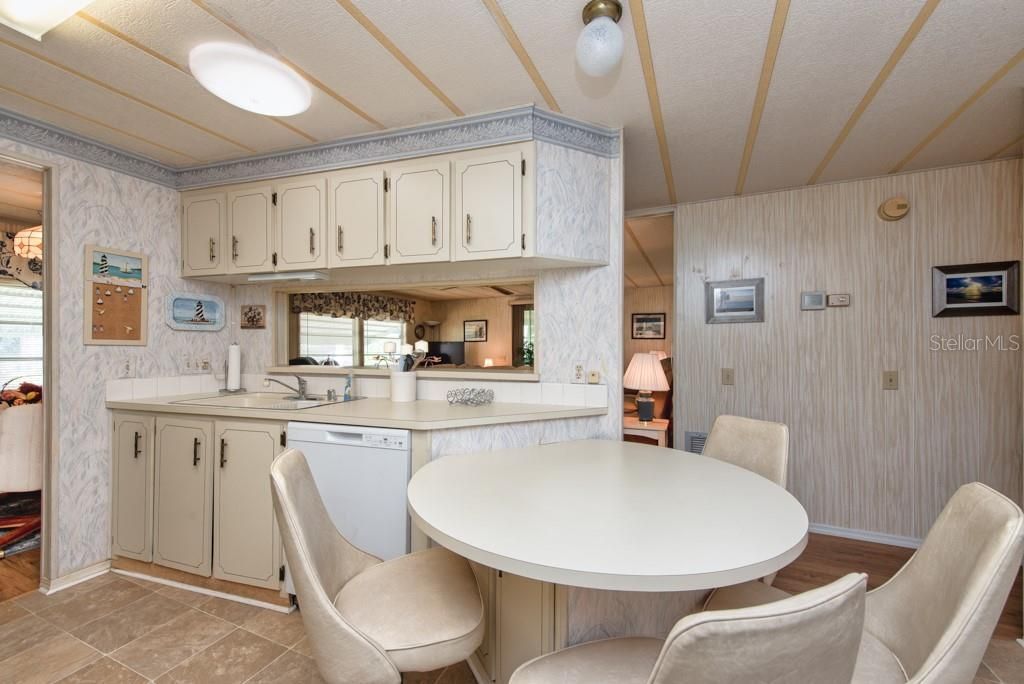 Activo con contrato: $165,000 (2 camas, 2 baños, 1120 Pies cuadrados)