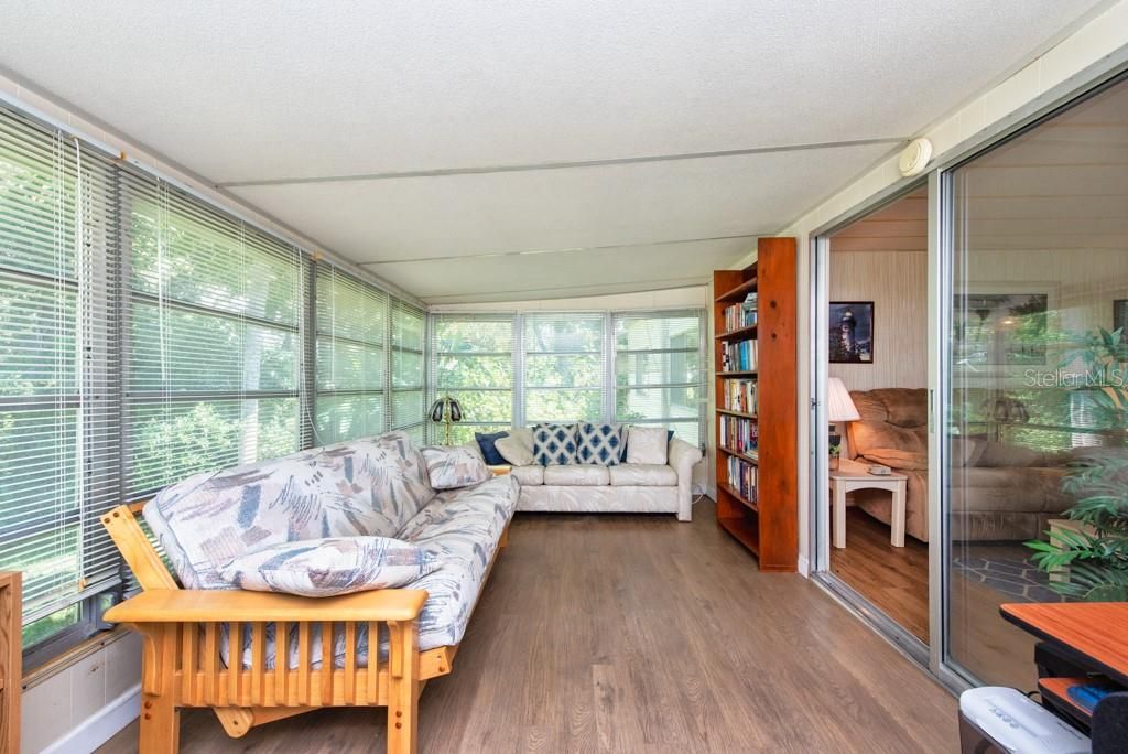 Activo con contrato: $165,000 (2 camas, 2 baños, 1120 Pies cuadrados)