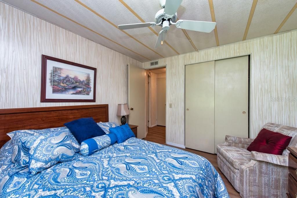 Activo con contrato: $165,000 (2 camas, 2 baños, 1120 Pies cuadrados)