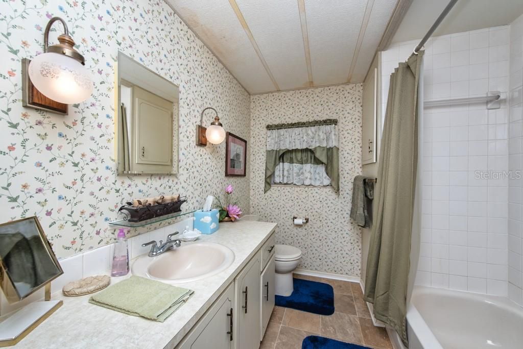 Activo con contrato: $165,000 (2 camas, 2 baños, 1120 Pies cuadrados)