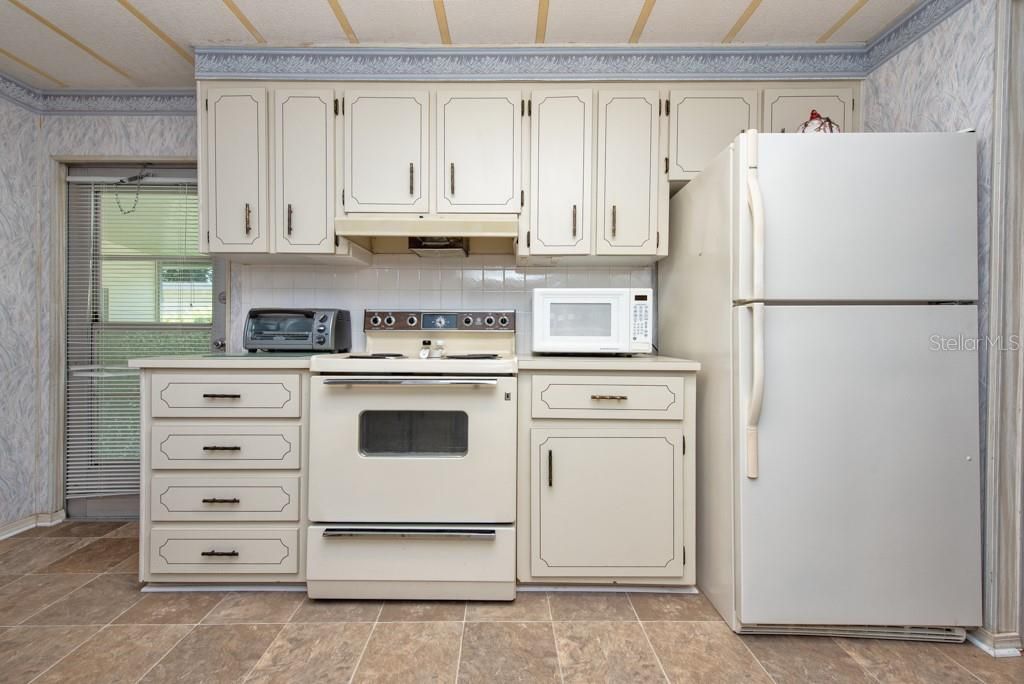 Activo con contrato: $165,000 (2 camas, 2 baños, 1120 Pies cuadrados)