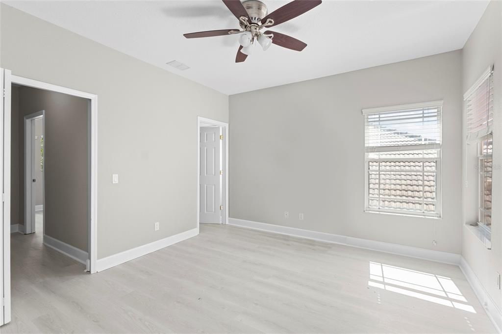 For Sale: $935,000 (5 beds, 4 baths, 3934 Square Feet)