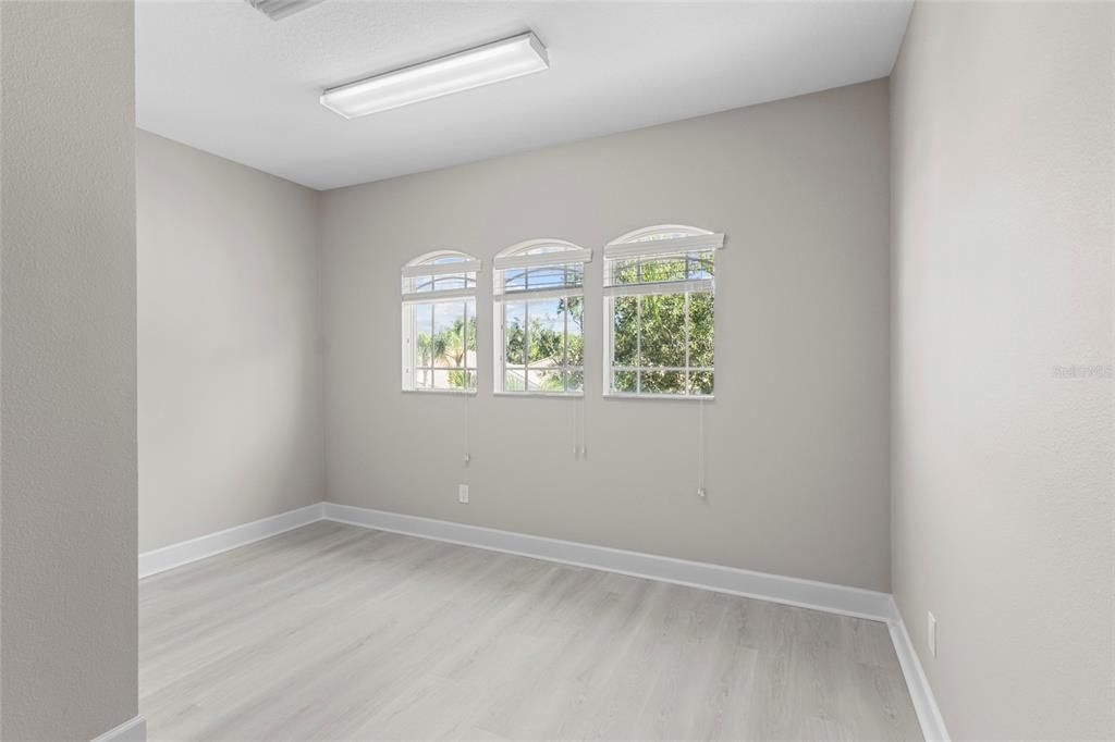 For Sale: $935,000 (5 beds, 4 baths, 3934 Square Feet)