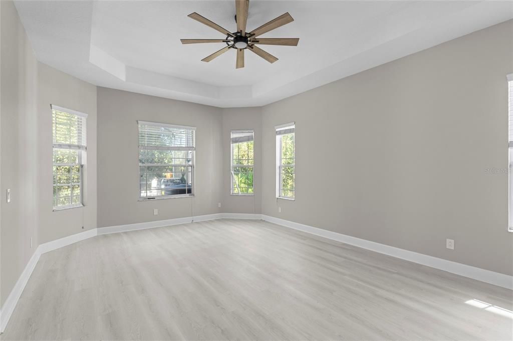 For Sale: $935,000 (5 beds, 4 baths, 3934 Square Feet)