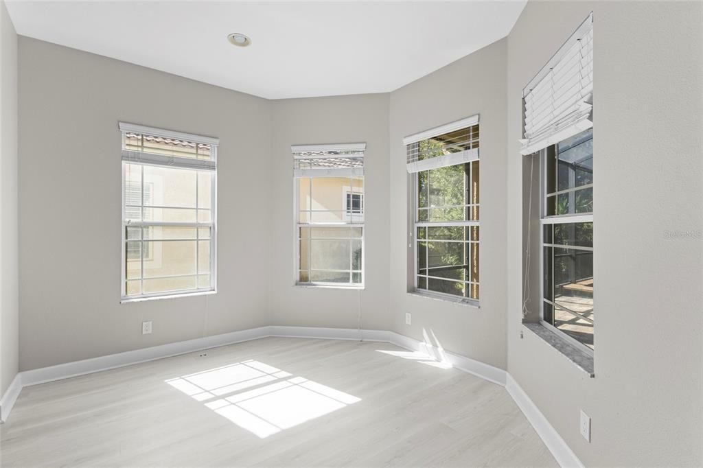 For Sale: $935,000 (5 beds, 4 baths, 3934 Square Feet)