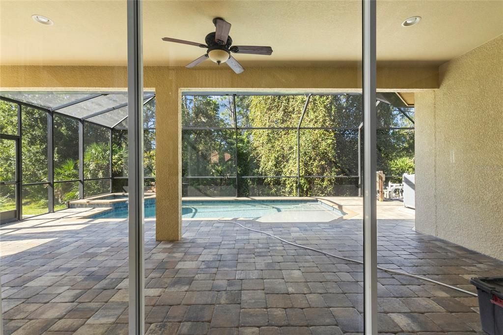 For Sale: $935,000 (5 beds, 4 baths, 3934 Square Feet)