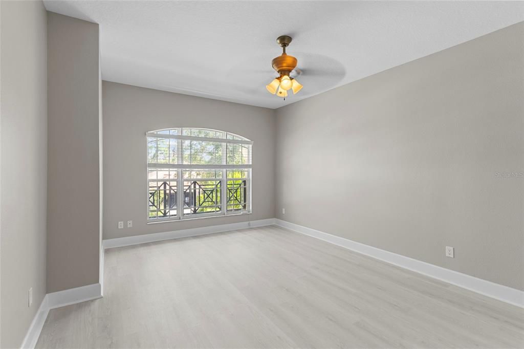 For Sale: $935,000 (5 beds, 4 baths, 3934 Square Feet)