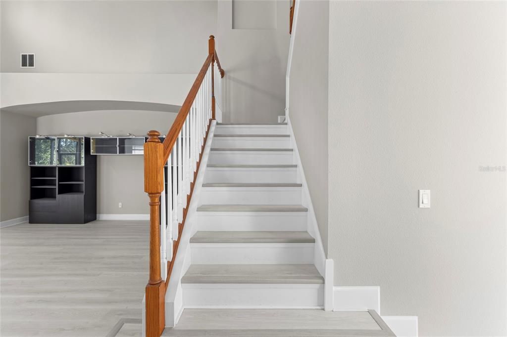 For Sale: $935,000 (5 beds, 4 baths, 3934 Square Feet)