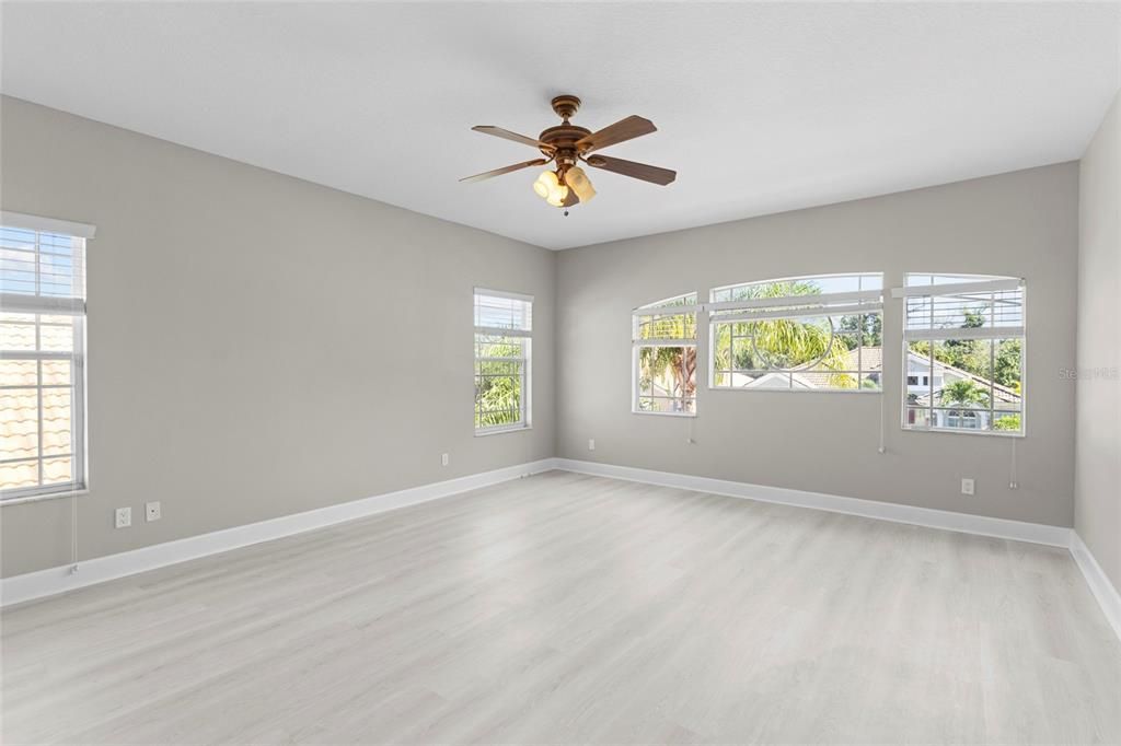 For Sale: $935,000 (5 beds, 4 baths, 3934 Square Feet)