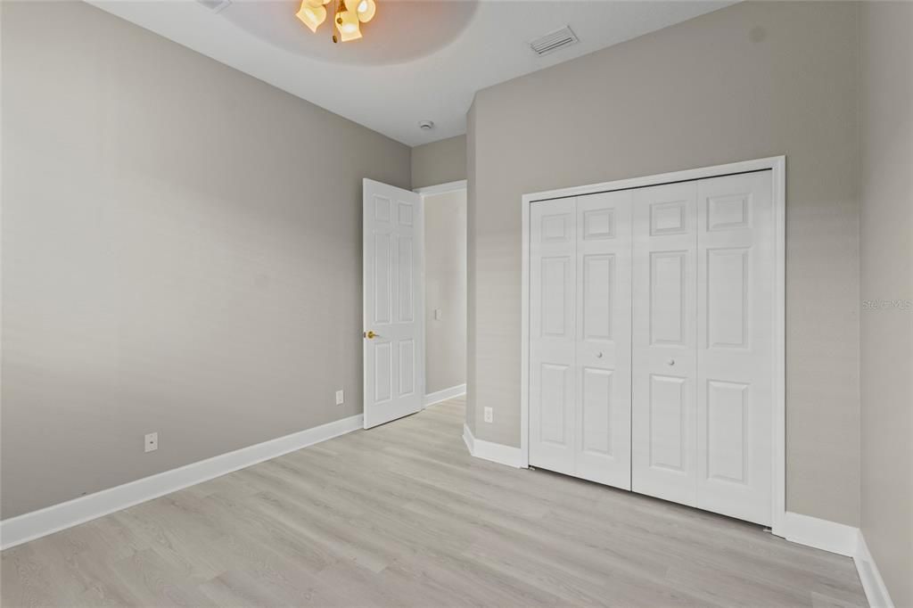 For Sale: $935,000 (5 beds, 4 baths, 3934 Square Feet)