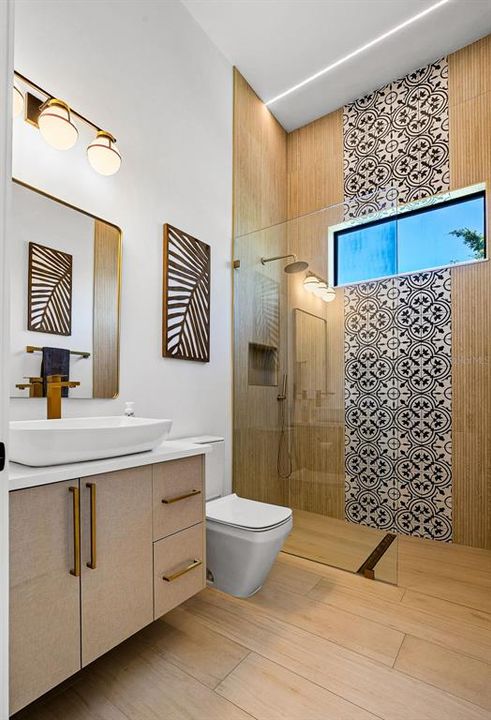 For Sale: $2,295,000 (5 beds, 5 baths, 3651 Square Feet)