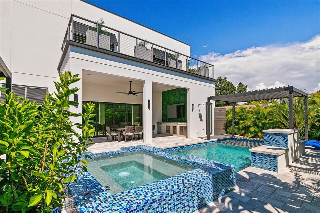 For Sale: $2,295,000 (5 beds, 5 baths, 3651 Square Feet)