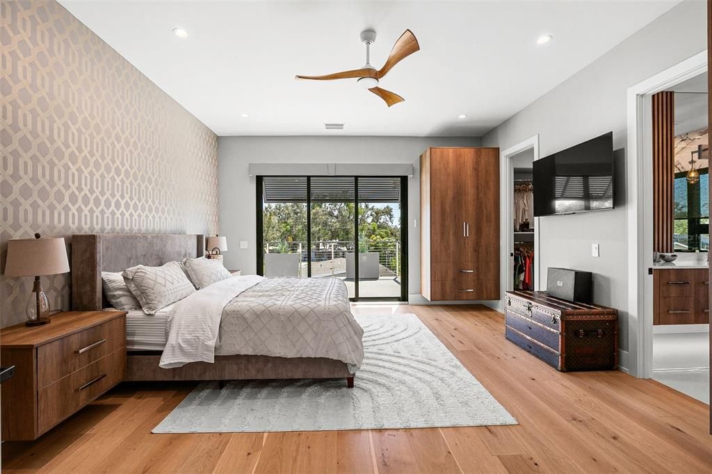 For Sale: $2,295,000 (5 beds, 5 baths, 3651 Square Feet)