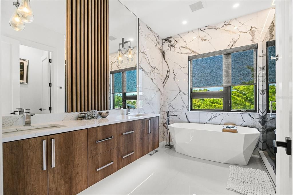 For Sale: $2,295,000 (5 beds, 5 baths, 3651 Square Feet)