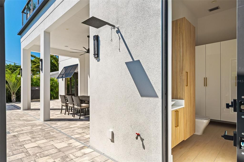 For Sale: $2,295,000 (5 beds, 5 baths, 3651 Square Feet)