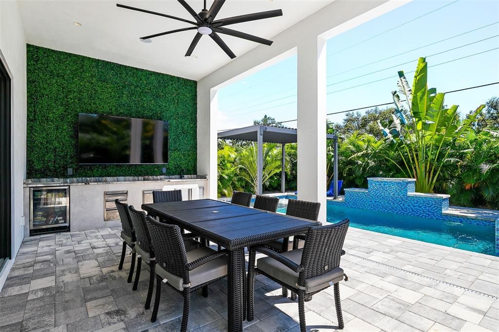 For Sale: $2,295,000 (5 beds, 5 baths, 3651 Square Feet)