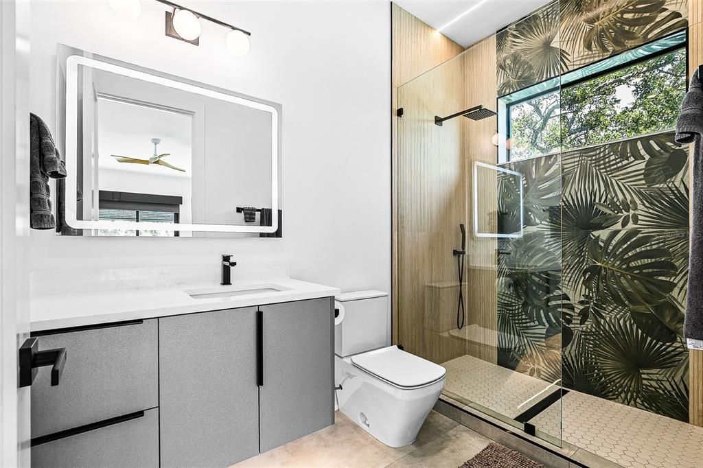 For Sale: $2,295,000 (5 beds, 5 baths, 3651 Square Feet)