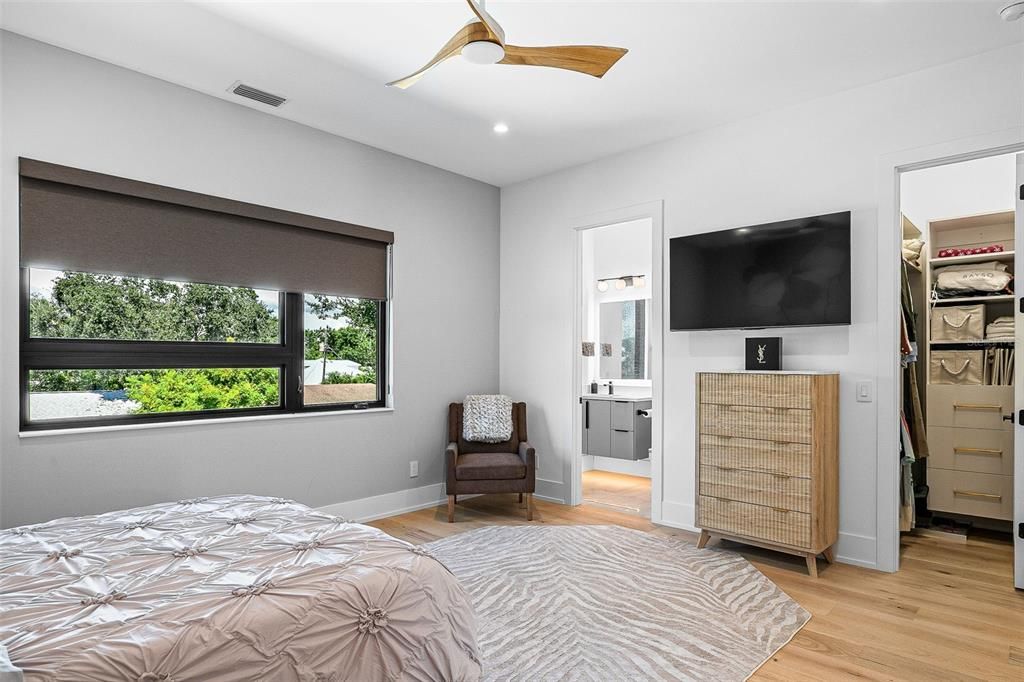 For Sale: $2,295,000 (5 beds, 5 baths, 3651 Square Feet)