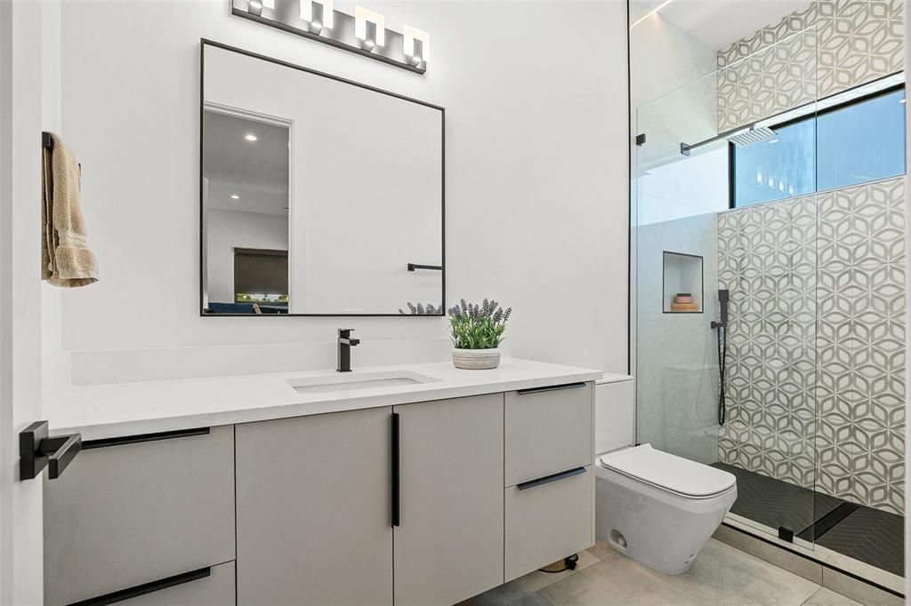 For Sale: $2,295,000 (5 beds, 5 baths, 3651 Square Feet)